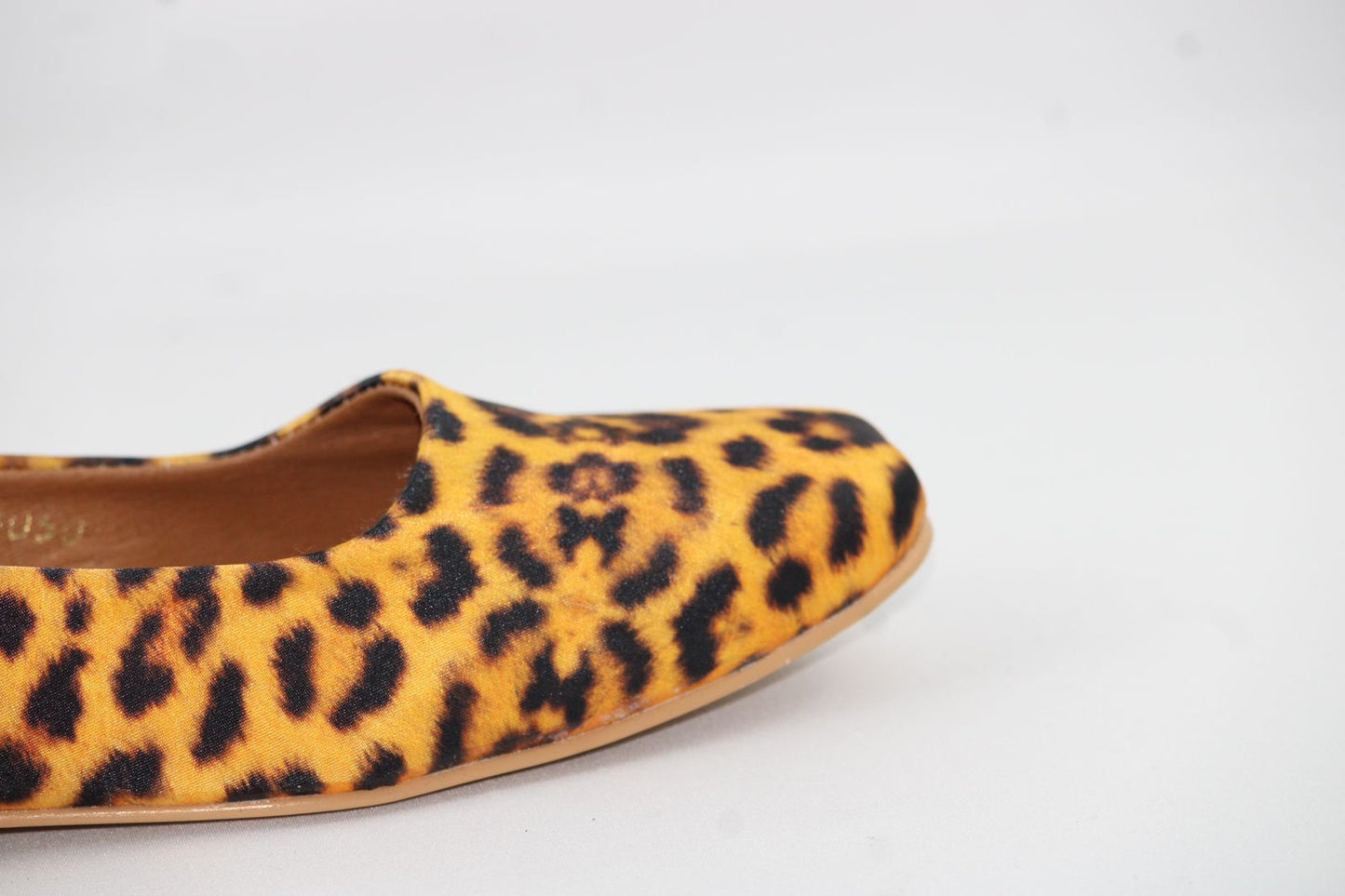 MODELO LEOPARDO